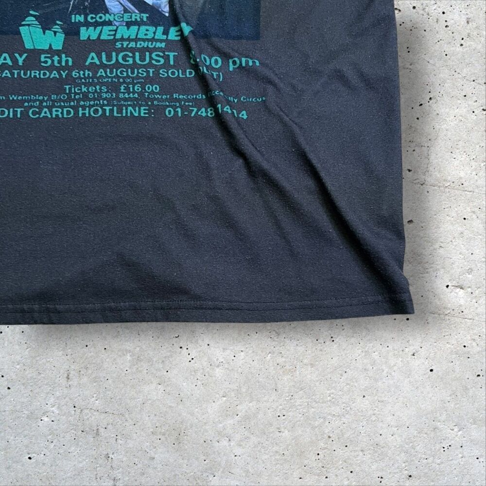 Pink Floyd T-Shirt Size Small In Concert Wembley Stadium Gray Reprint Shirt - Picture 3 of 9